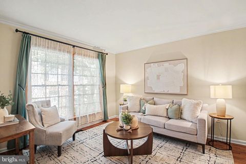 Photo of 2536 S Walter Reed Drive #E, ARLINGTON, VA 22206 (MLS # VAAR2072414)