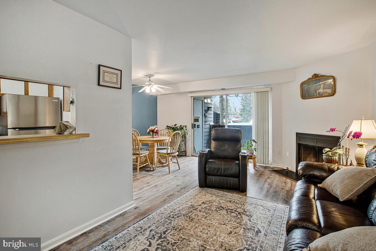 CROMWELL FOUNTAIN - Residential