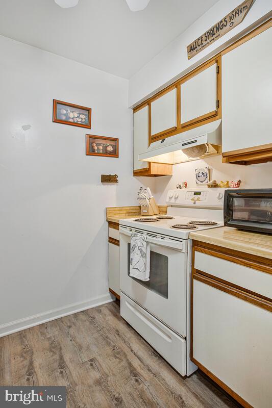 CROMWELL FOUNTAIN - Residential