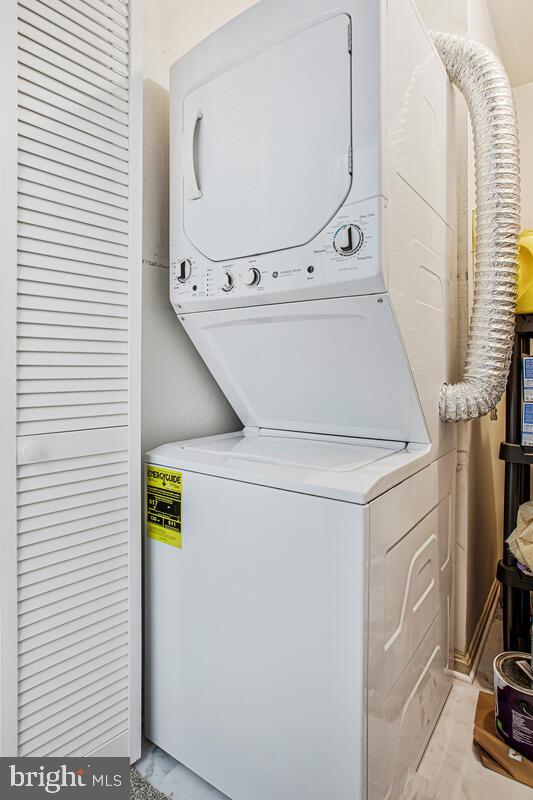 CROMWELL FOUNTAIN - Residential