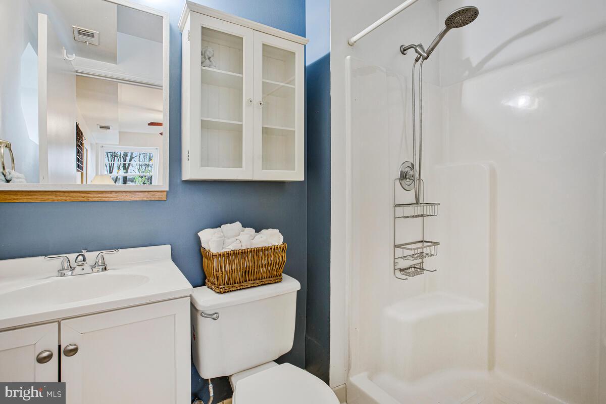 CROMWELL FOUNTAIN - Residential