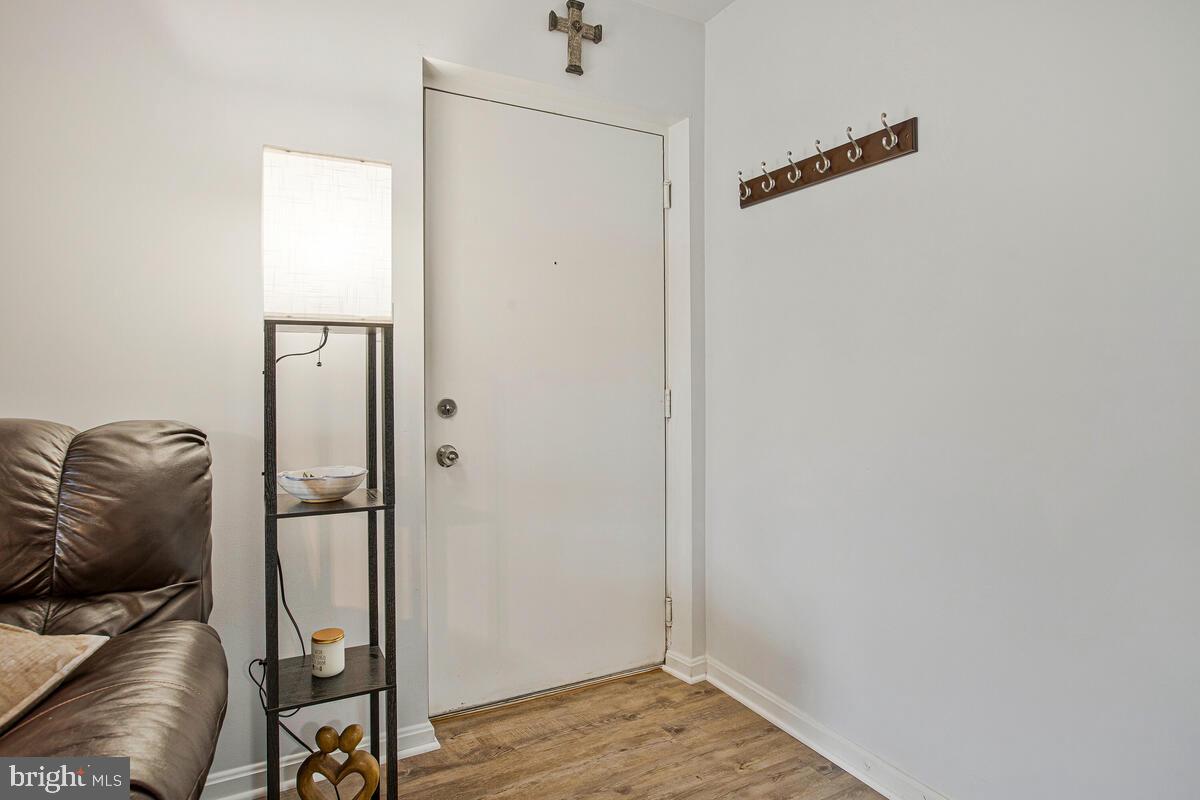 CROMWELL FOUNTAIN - Residential