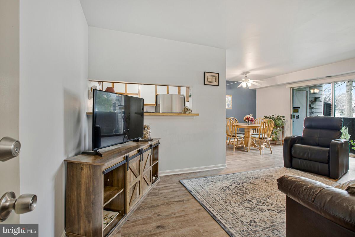 CROMWELL FOUNTAIN - Residential