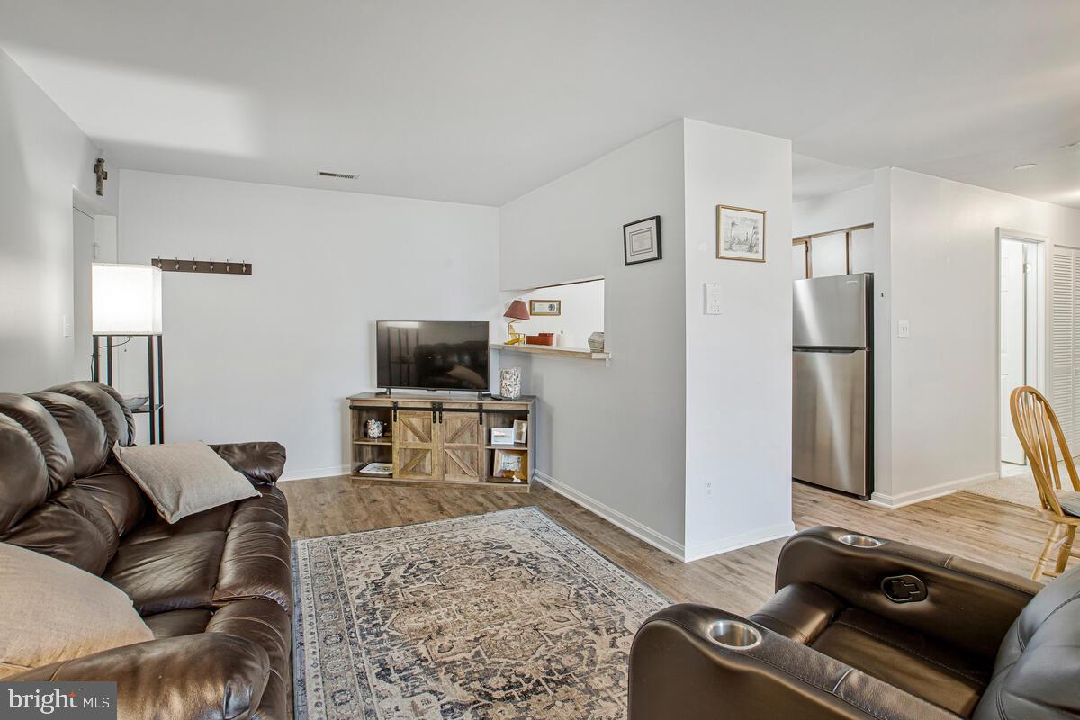 CROMWELL FOUNTAIN - Residential