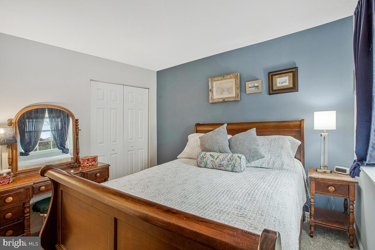 CROMWELL FOUNTAIN - Residential