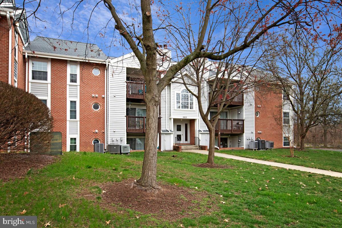 CROMWELL FOUNTAIN - Residential
