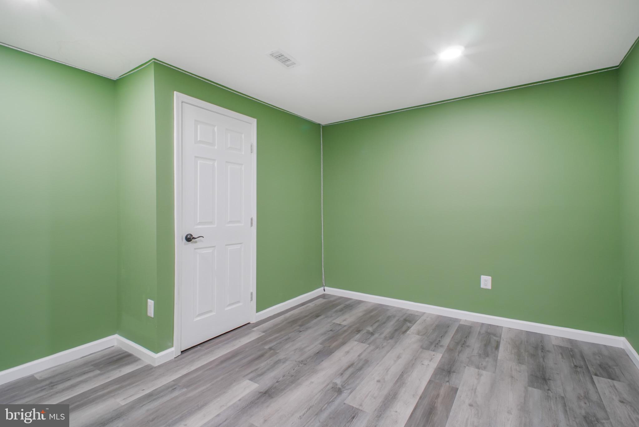 ROYAL OAKS - Residential