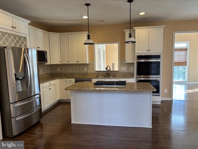 ROYAL OAKS - Residential