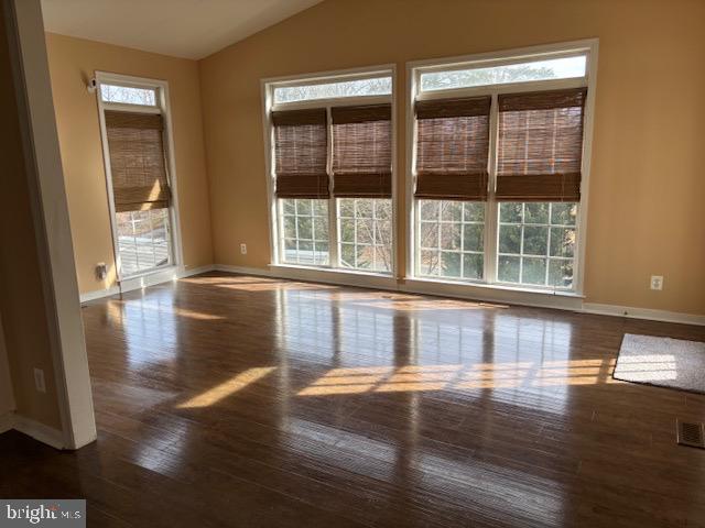 ROYAL OAKS - Residential