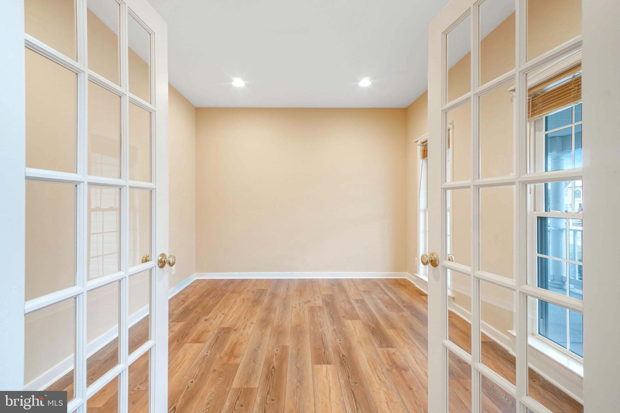 ROYAL OAKS - Residential