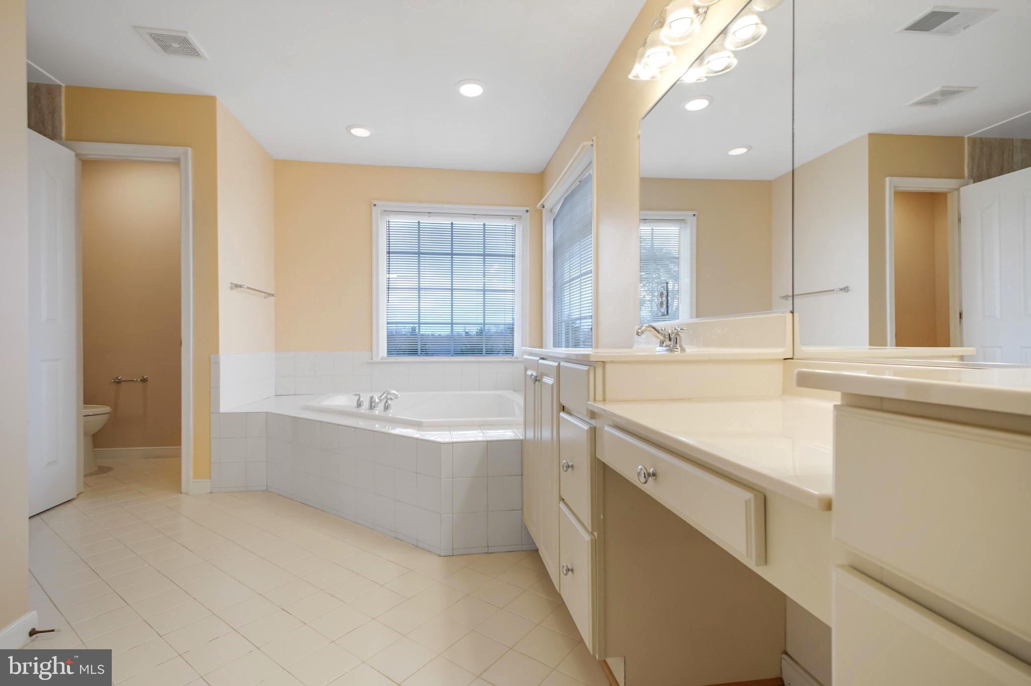 ROYAL OAKS - Residential