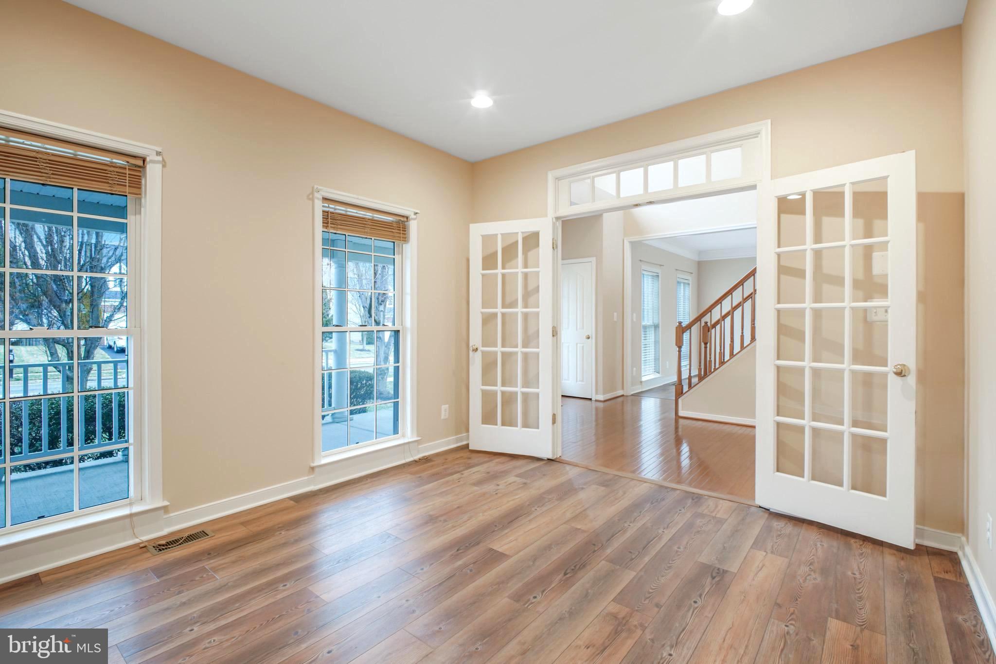 ROYAL OAKS - Residential