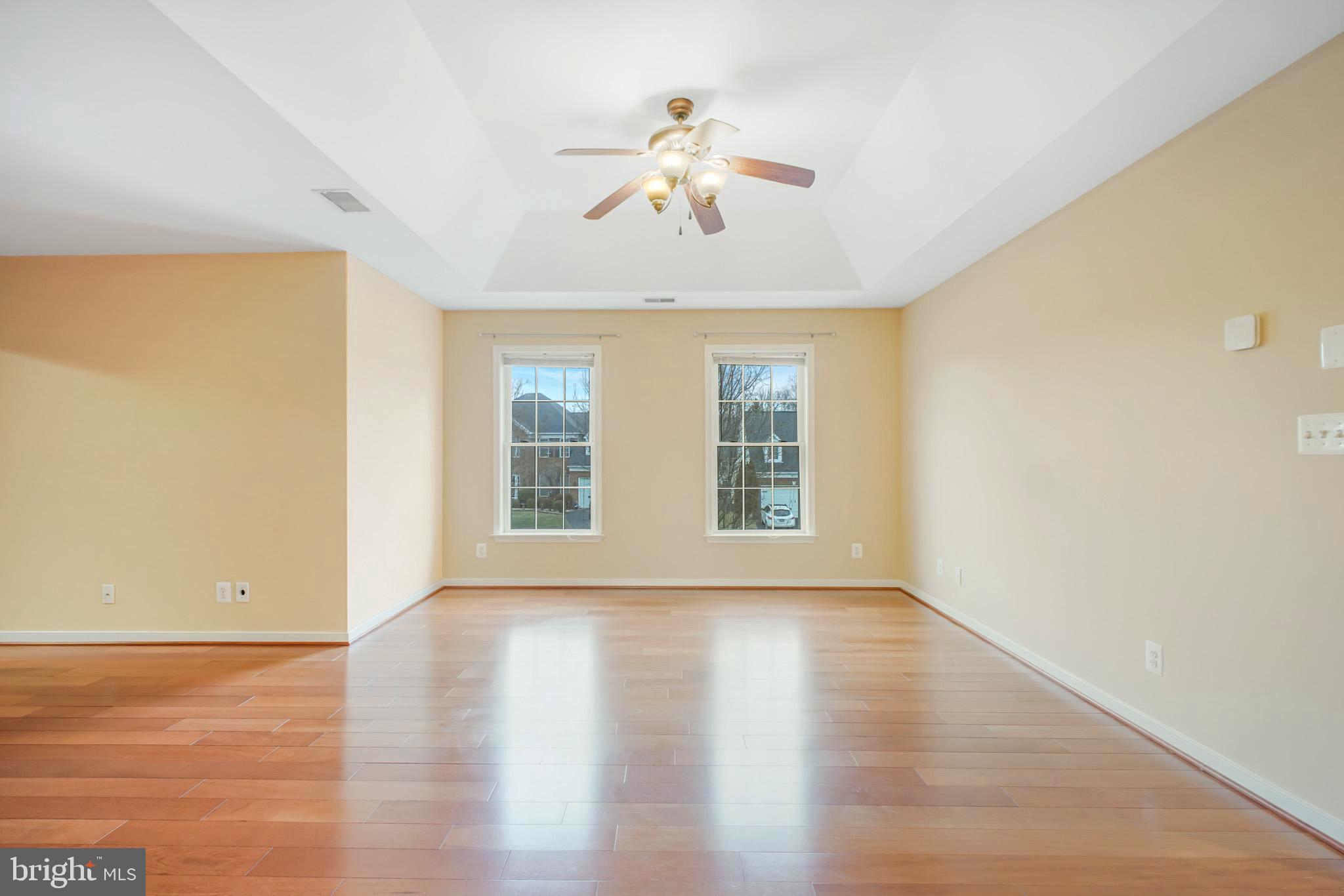 ROYAL OAKS - Residential