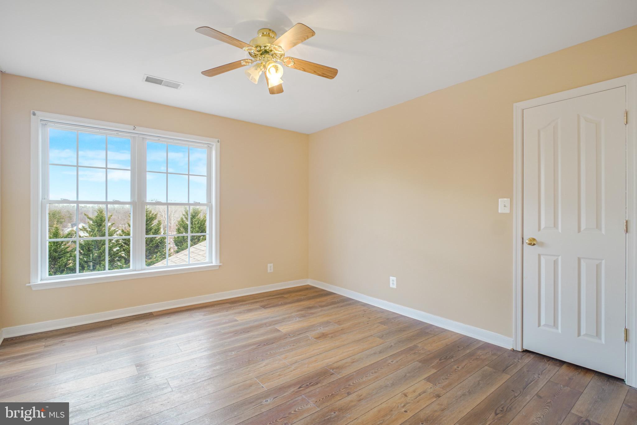 ROYAL OAKS - Residential