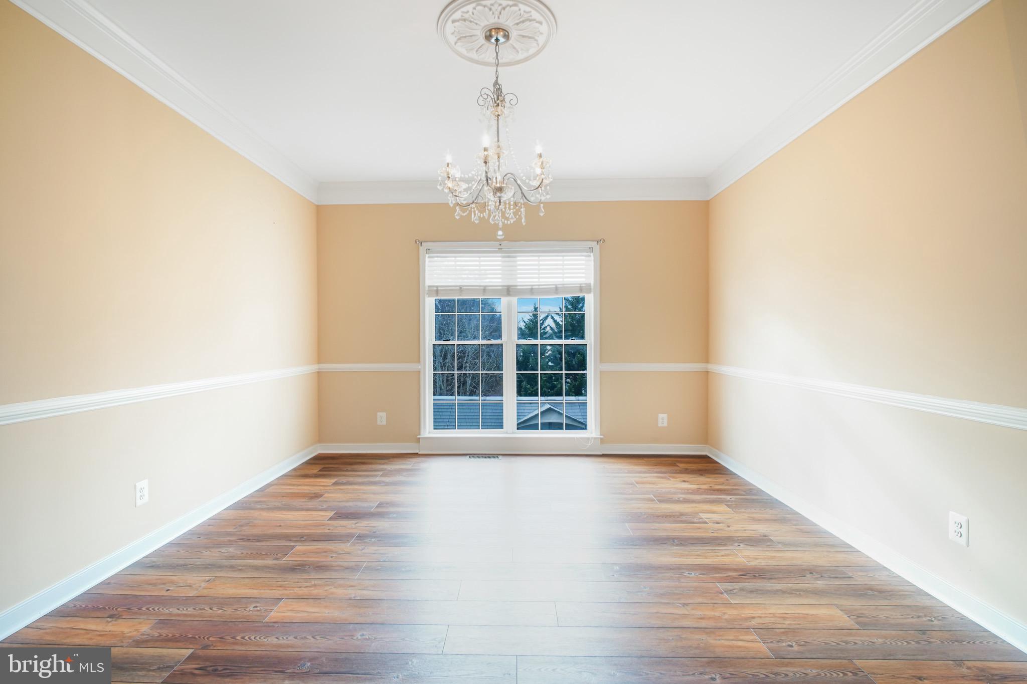 ROYAL OAKS - Residential