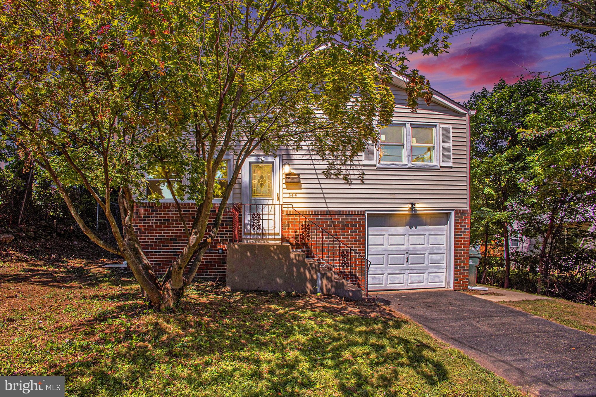 Completely renovated single family house in Abignton School District with roughly 1860 sqft of living space. Find The living area, dining area and kitchen on the first level with recess lights. Upstairs includes 3 bedroom with full bathroom . There is family area downstairs which opens to concrete patio. House also has finished basement with roughly 500 sqft of living space with laundry and recess lights. Kitchen opens into outside patio with private setting looking over stream. First, last month and security deposit required 12-36 month lease term, no eviction, no felony, no smoking, good past landlord reference, Credit score 650 Income 3 times rent The agent is related to the owner.