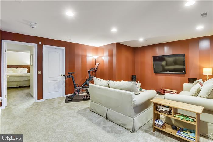 AUGUST WOODS - Residential