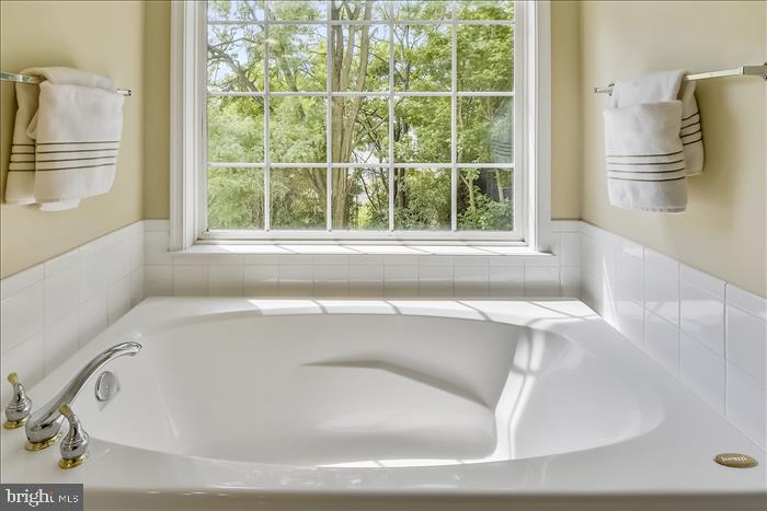 AUGUST WOODS - Residential