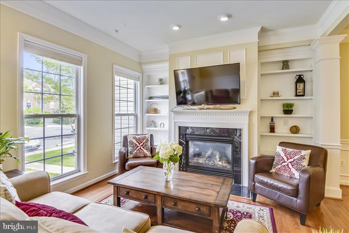 AUGUST WOODS - Residential