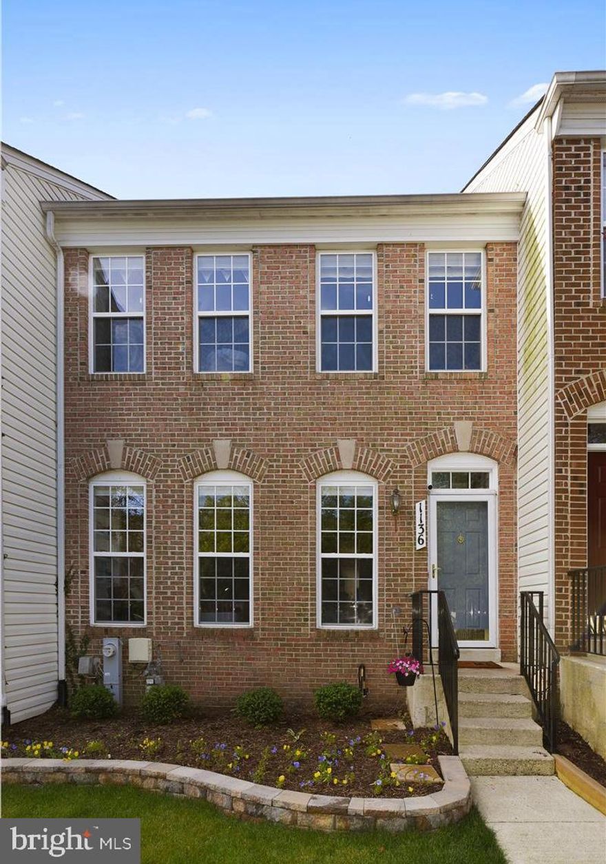 Beautiful, custom and move-in ready brick-front town home with many upgraded features, including recently replaced stainless appliances, washer/dryer, new carpeting & blinds throughout. Gas fireplace in living room. New landscaping and privacy fence just completed.  Home features lovely outdoor space with deck and perfectly proportioned grass-filled yard. Close & convenient to all points Eastport and downtown. Tennis courts steps away and new Truxtun pool coming summer 2020. This home has it all!