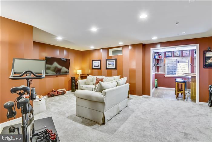 AUGUST WOODS - Residential