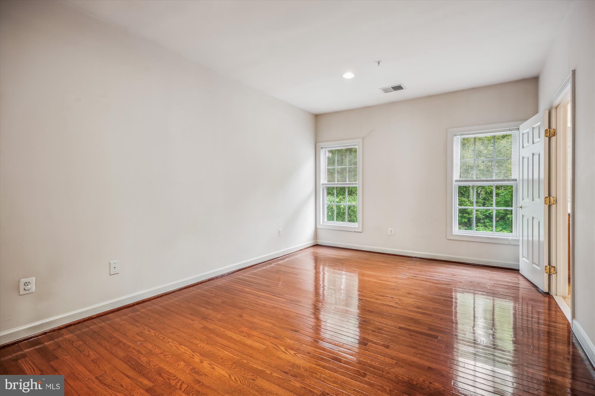 ASHLEY HOLLOW - Residential Lease