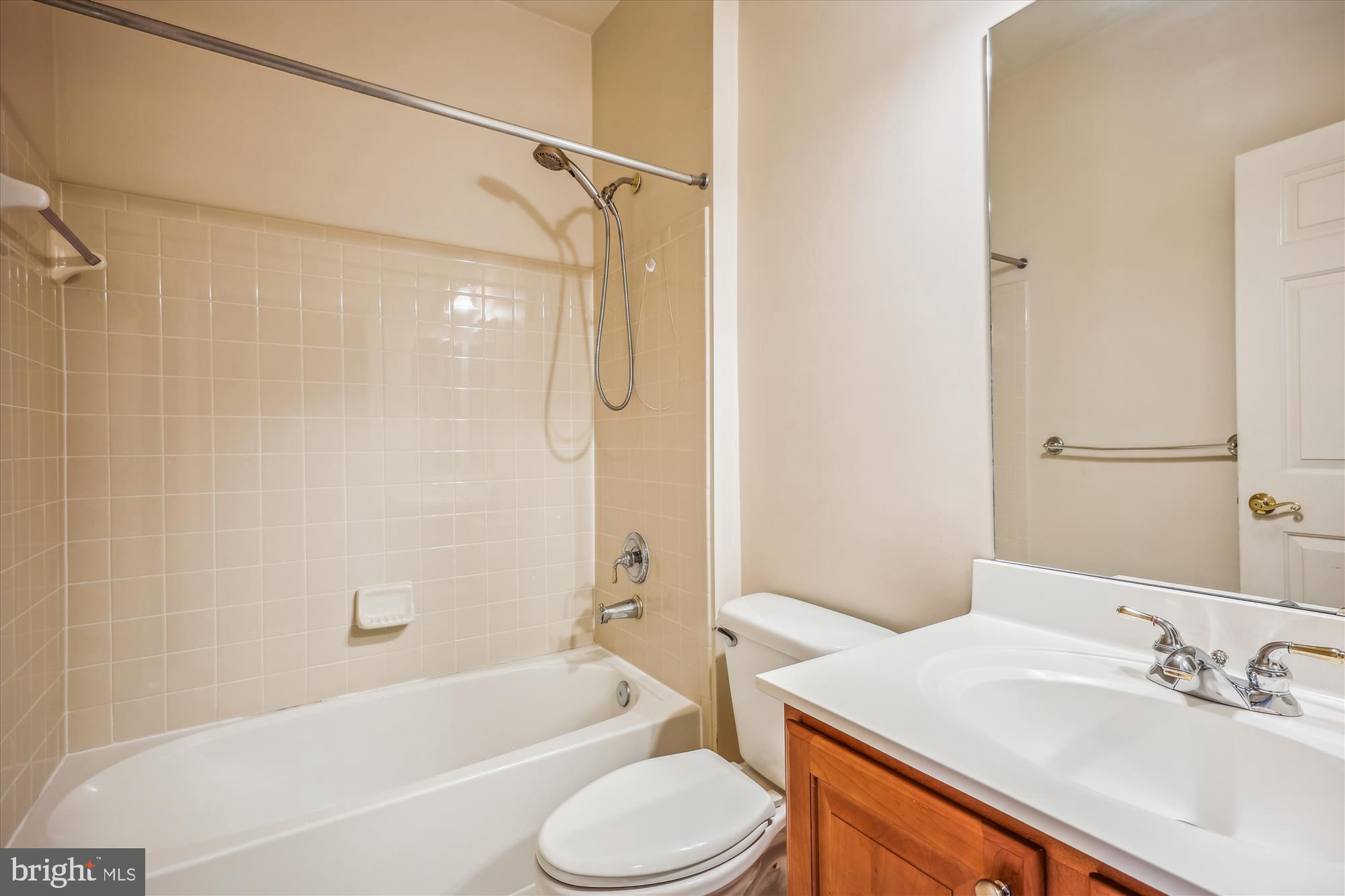 ASHLEY HOLLOW - Residential Lease