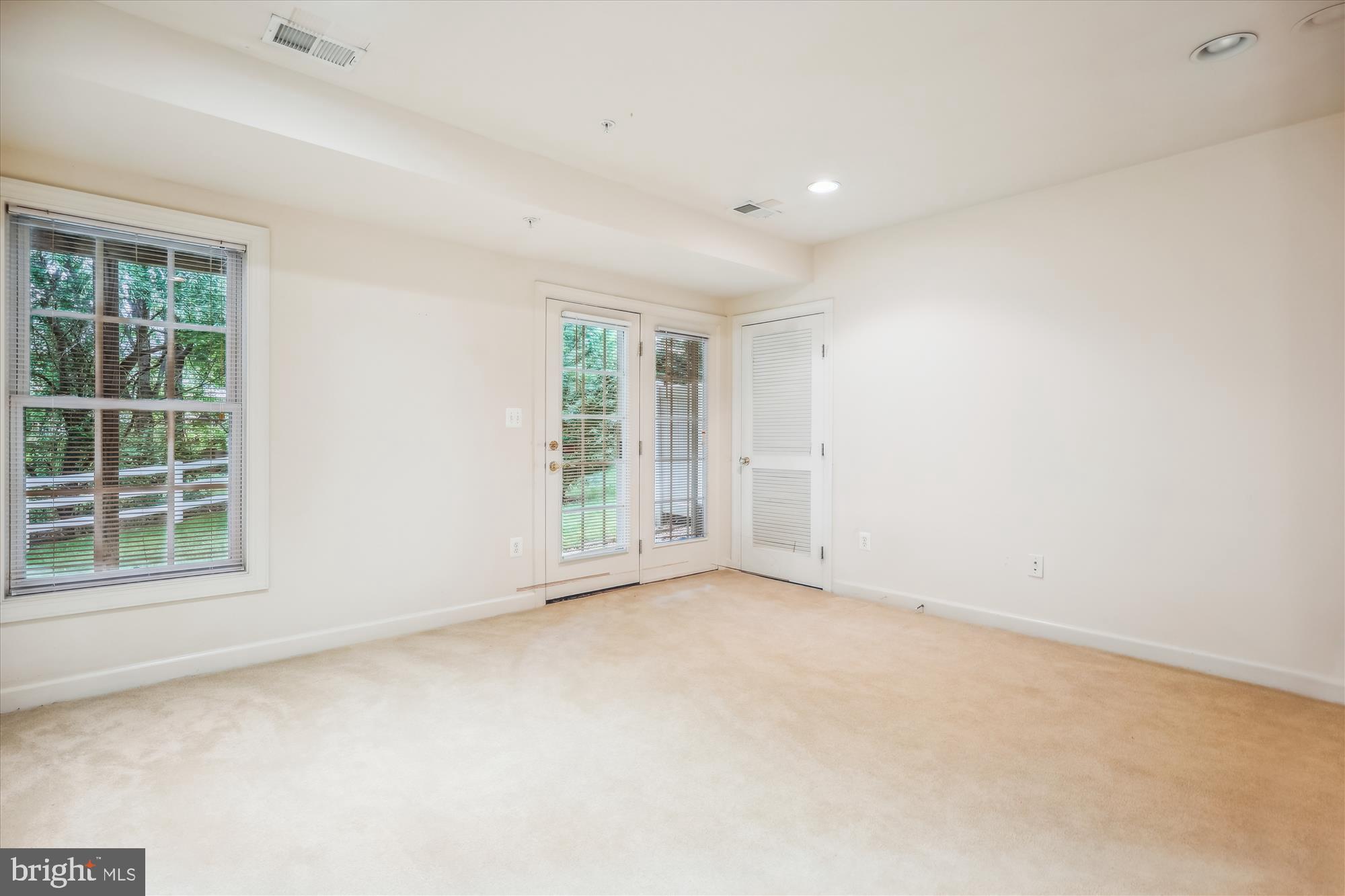 ASHLEY HOLLOW - Residential Lease