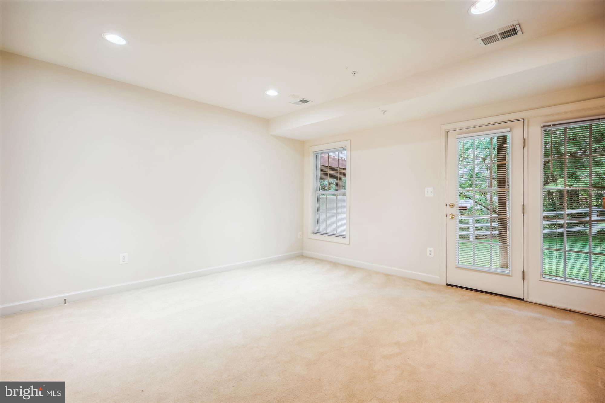 ASHLEY HOLLOW - Residential Lease