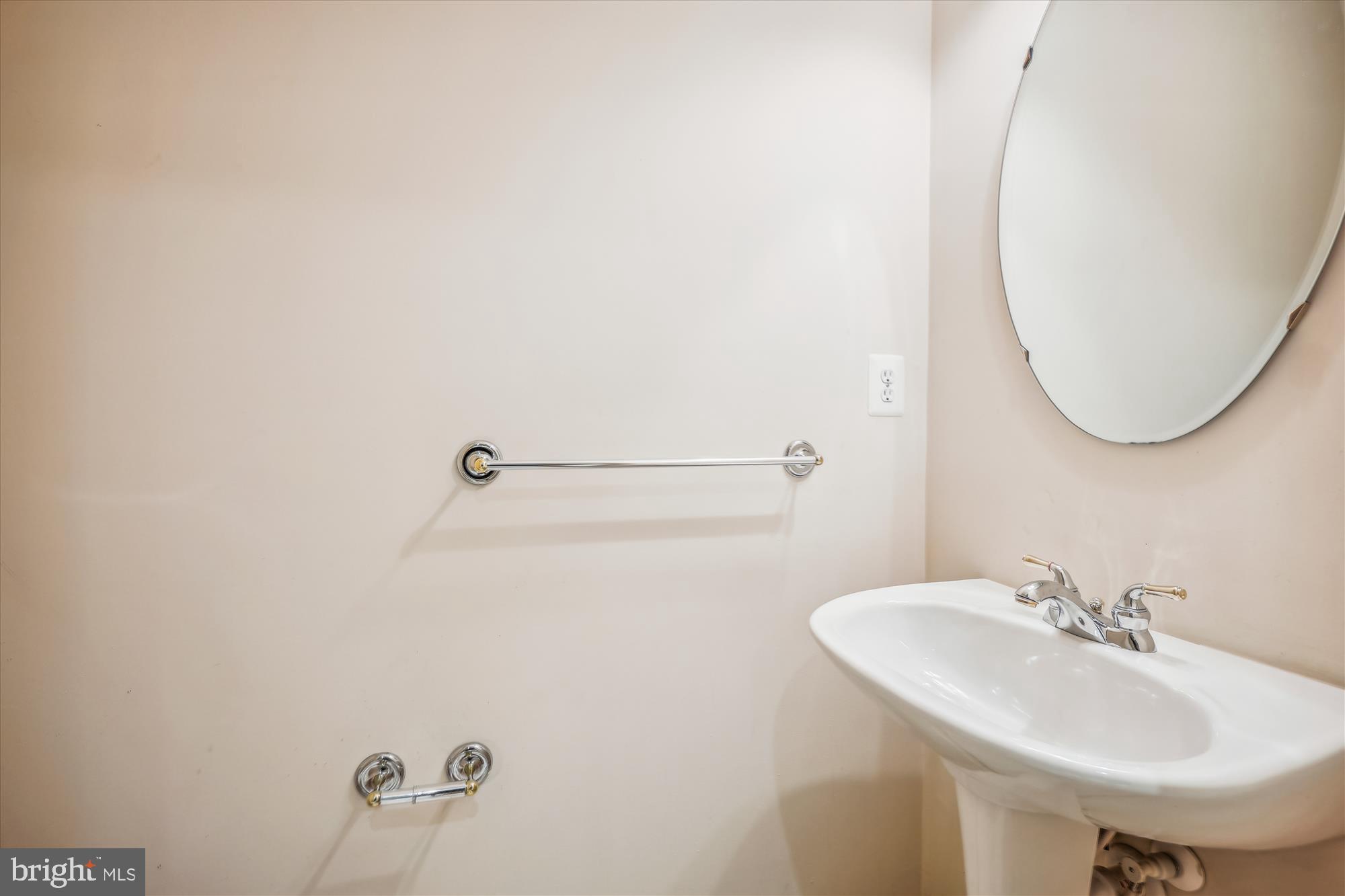 ASHLEY HOLLOW - Residential Lease