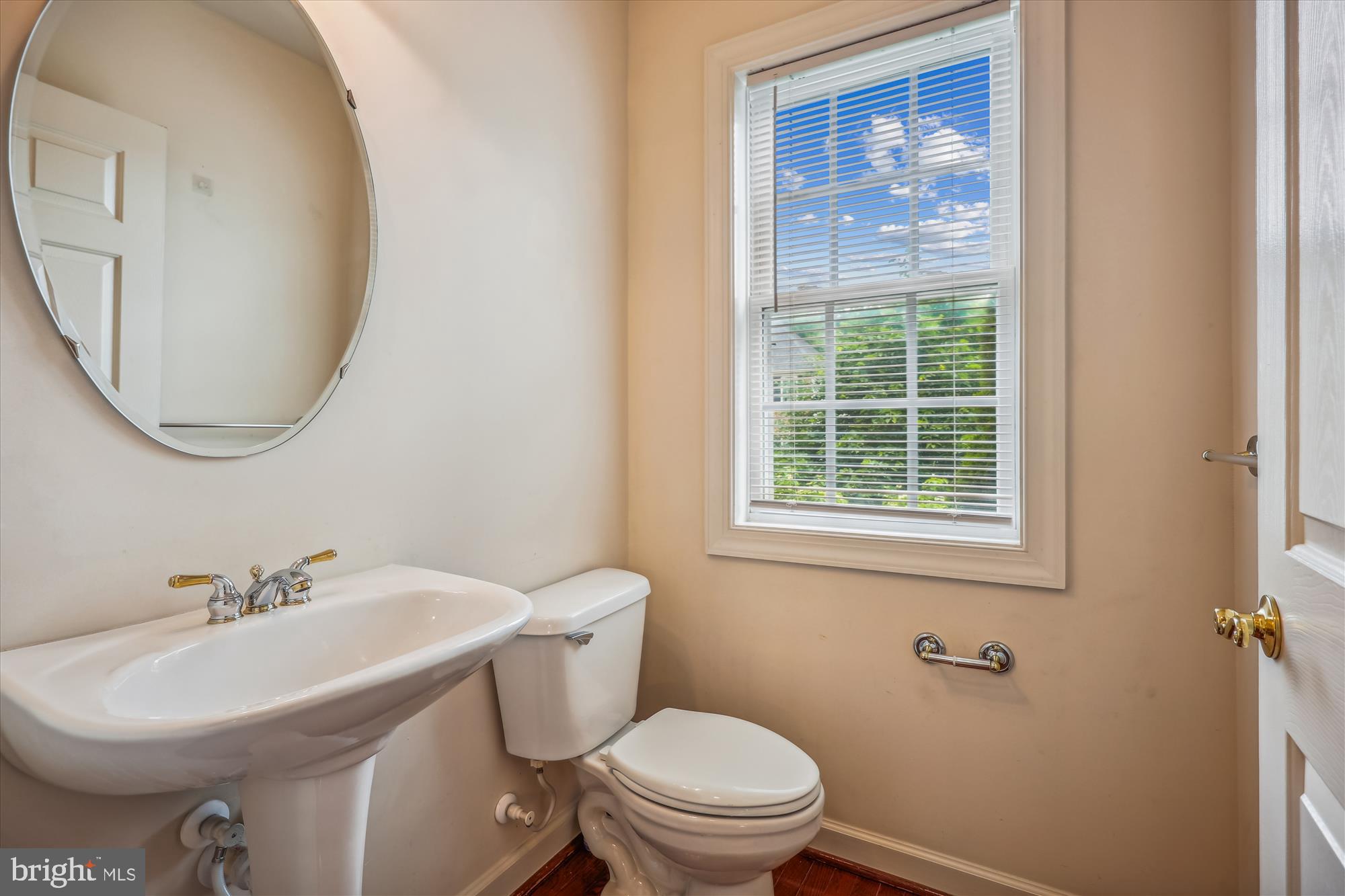 ASHLEY HOLLOW - Residential Lease