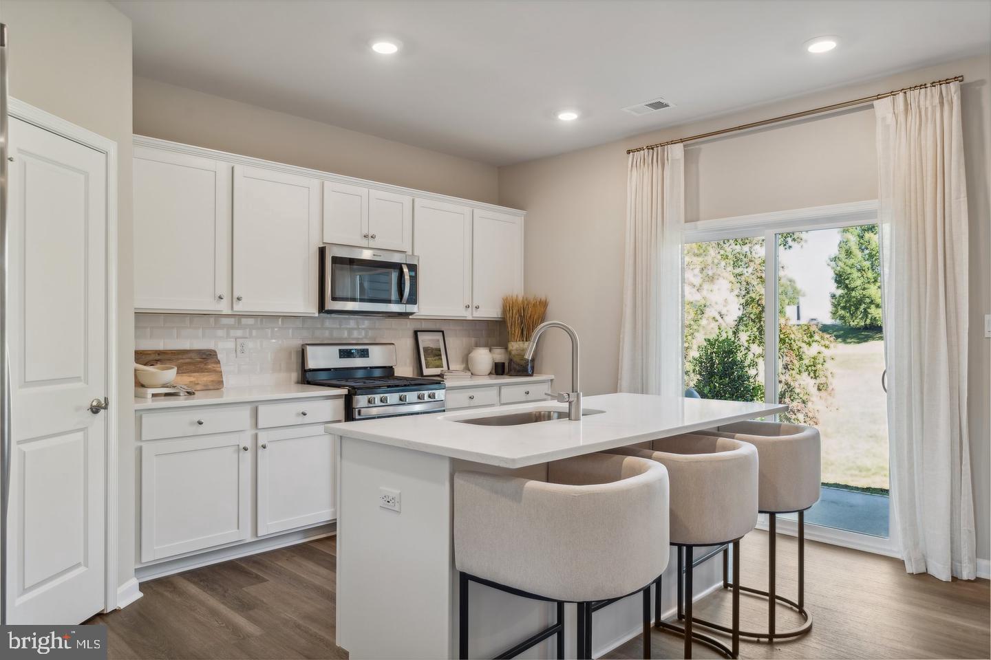 7683 LLOYD TERRACE