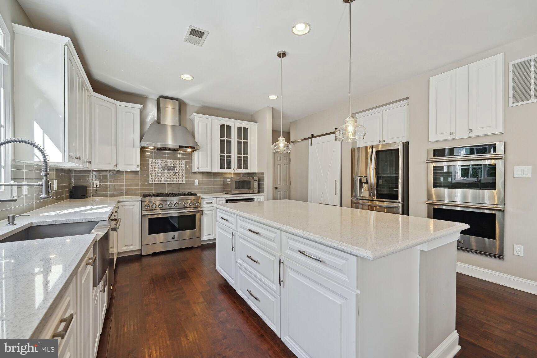 MANORS OF FOX MILL - Residential