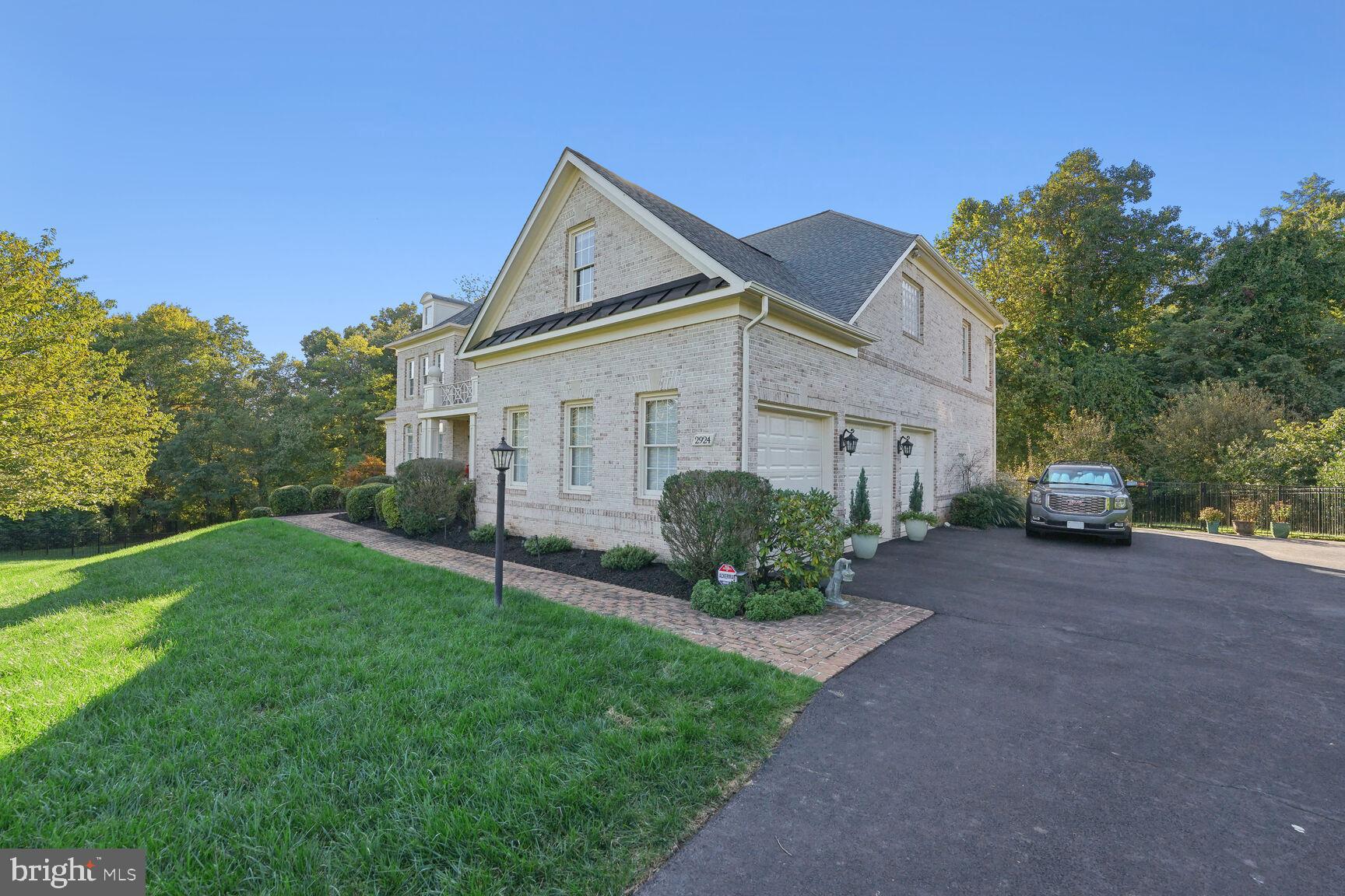 MANORS OF FOX MILL - Residential