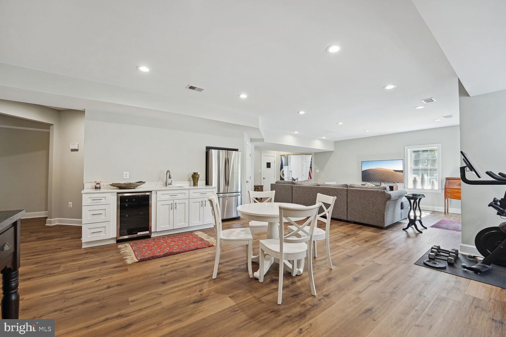 MANORS OF FOX MILL - Residential