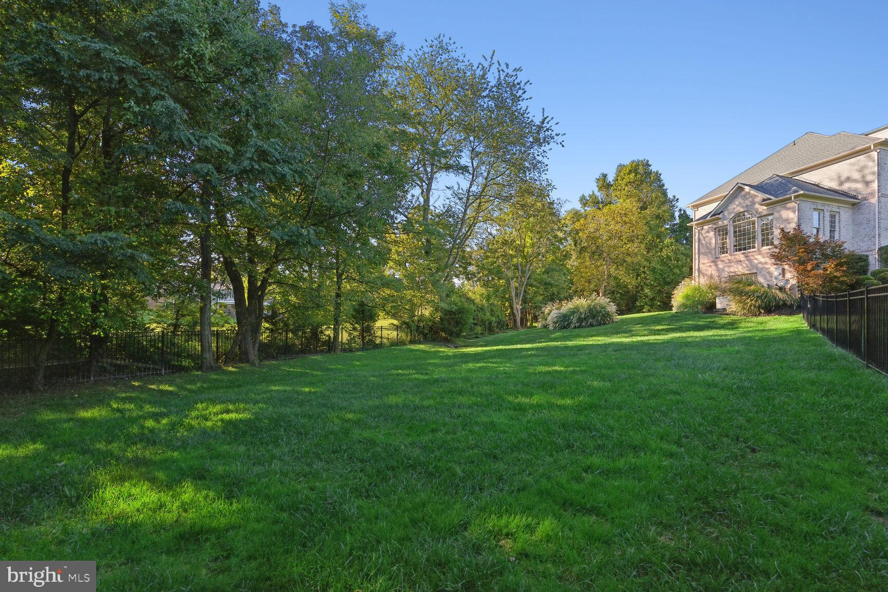 MANORS OF FOX MILL - Residential