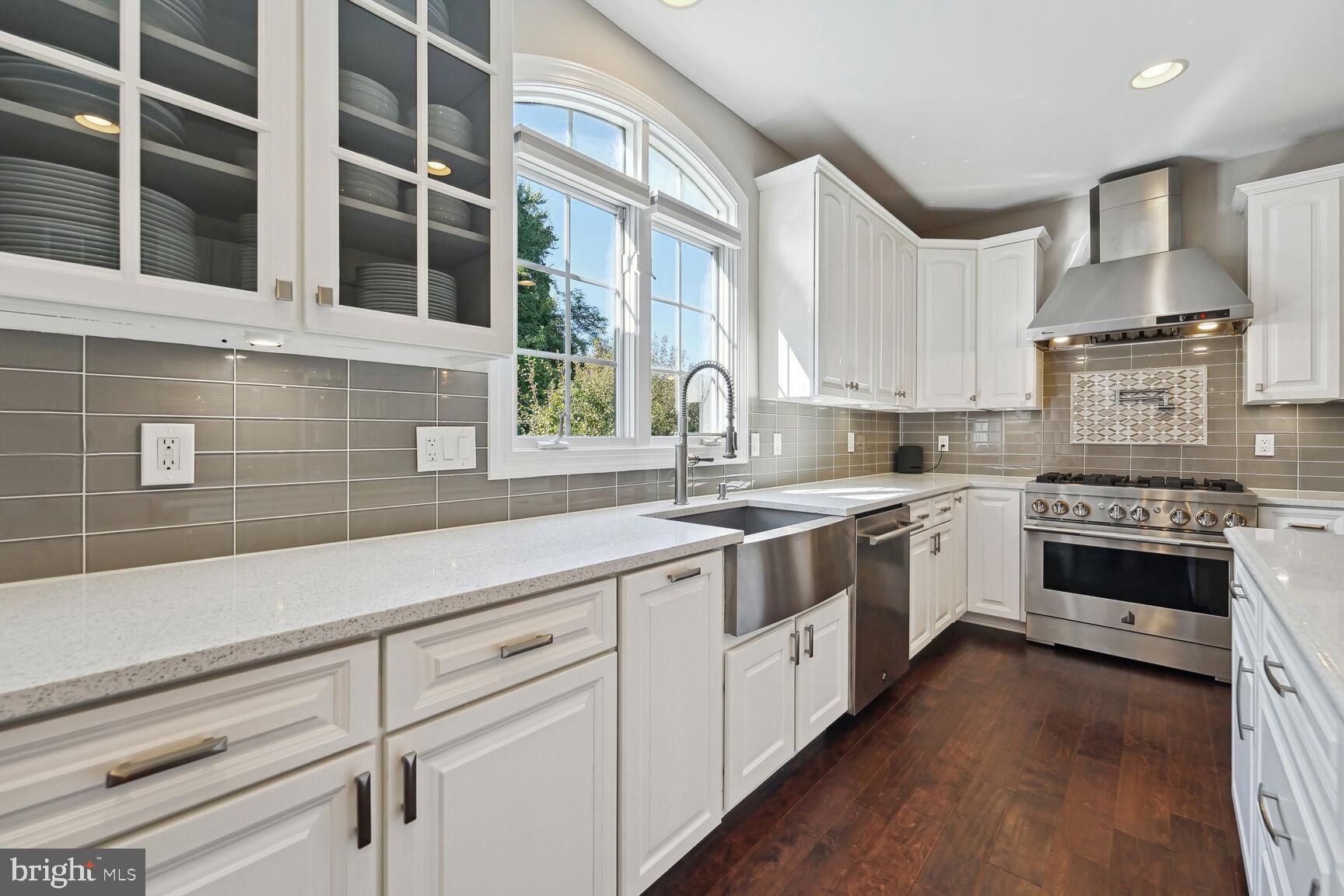 MANORS OF FOX MILL - Residential