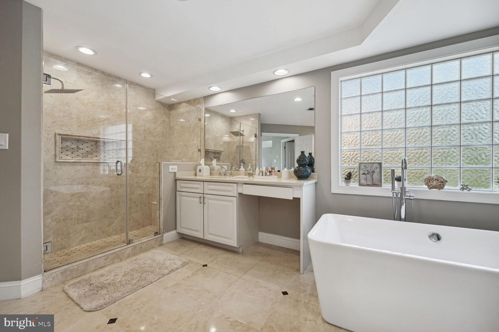 MANORS OF FOX MILL - Residential