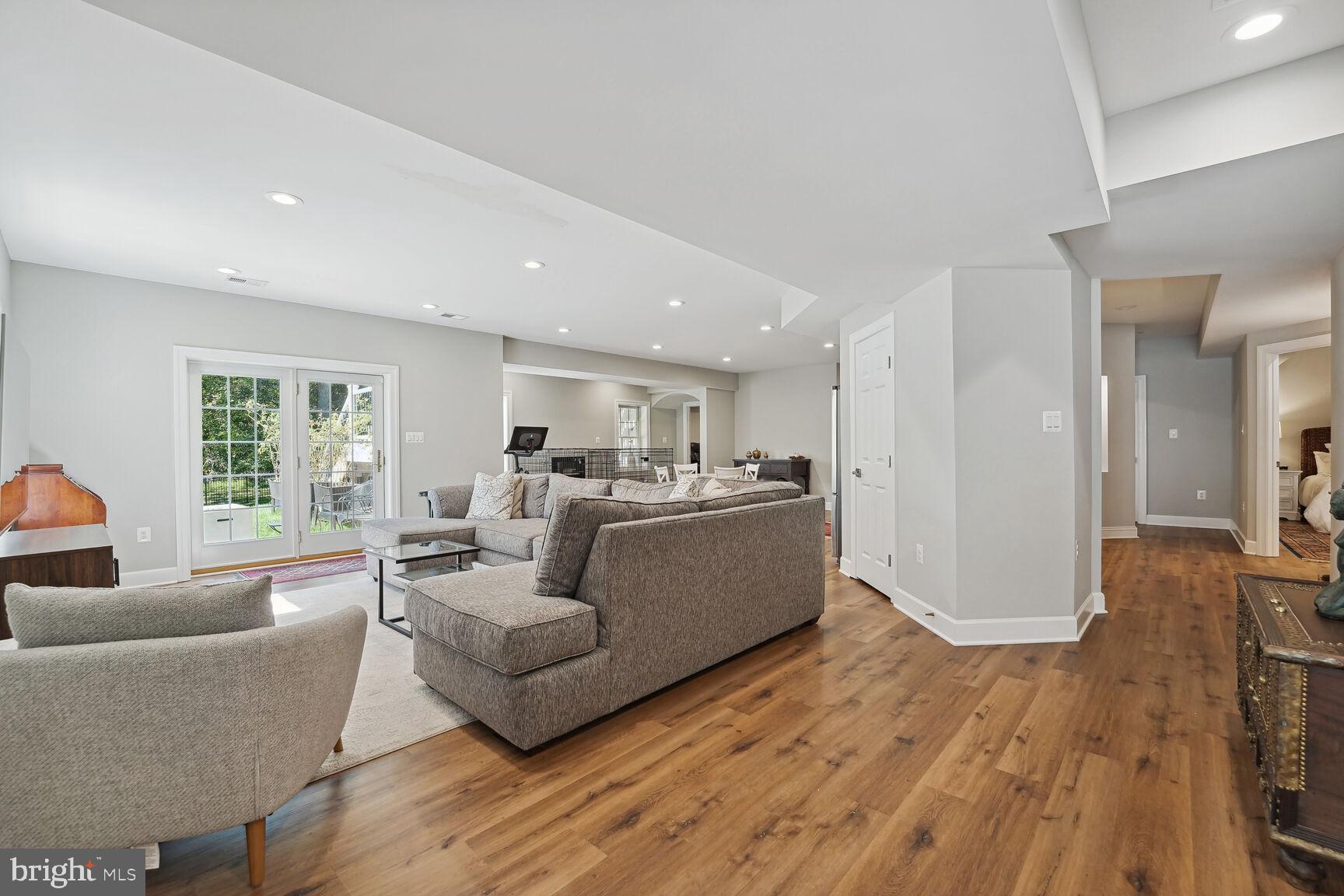 MANORS OF FOX MILL - Residential