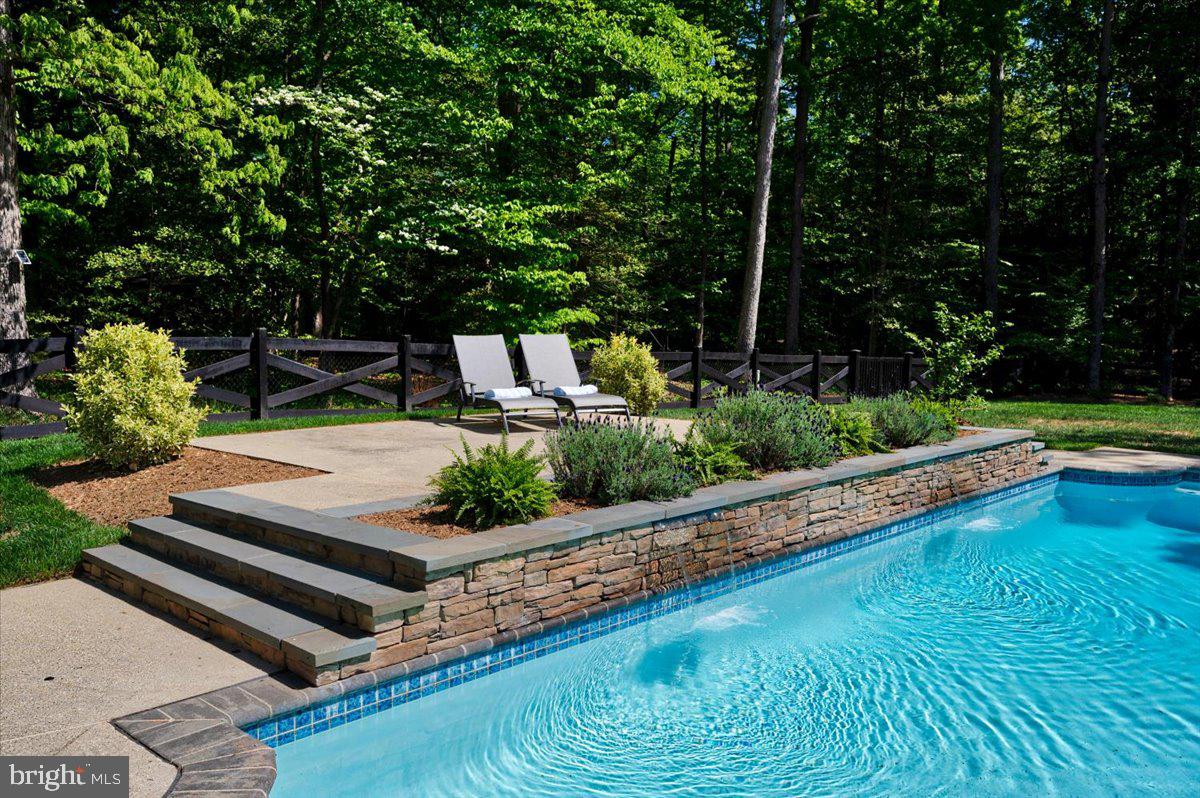 SERENITY WOODS - Residential