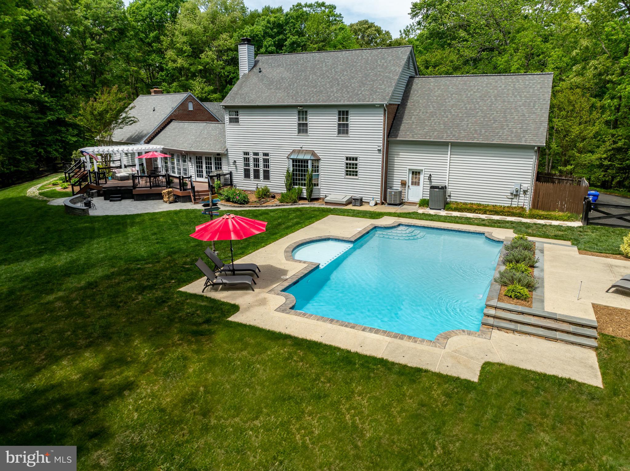 SERENITY WOODS - Residential