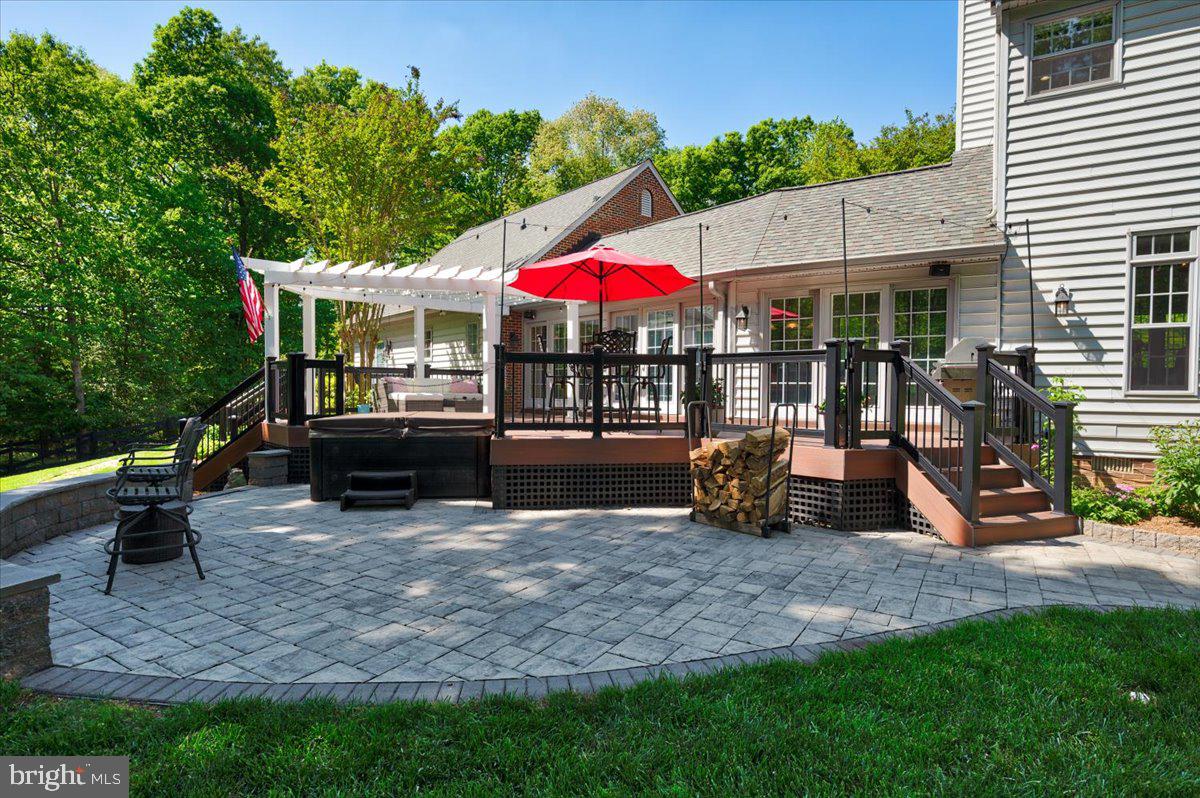 SERENITY WOODS - Residential