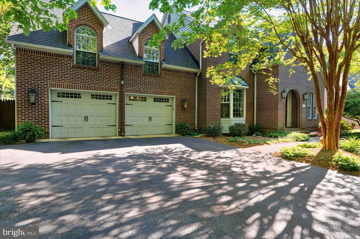 SERENITY WOODS - Residential