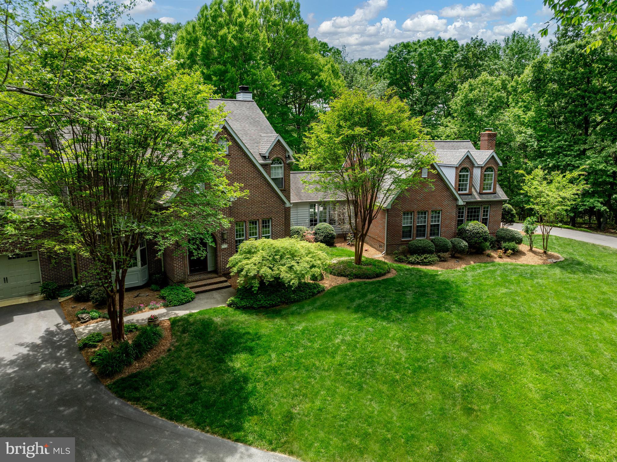 SERENITY WOODS - Residential