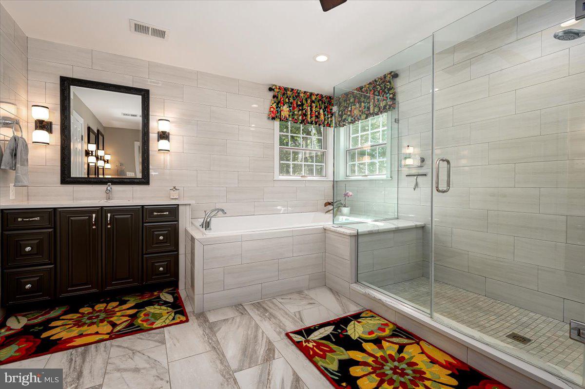 SERENITY WOODS - Residential