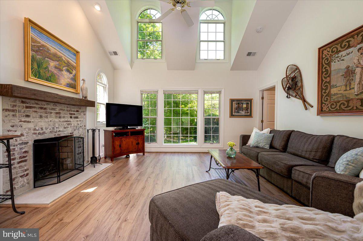 SERENITY WOODS - Residential