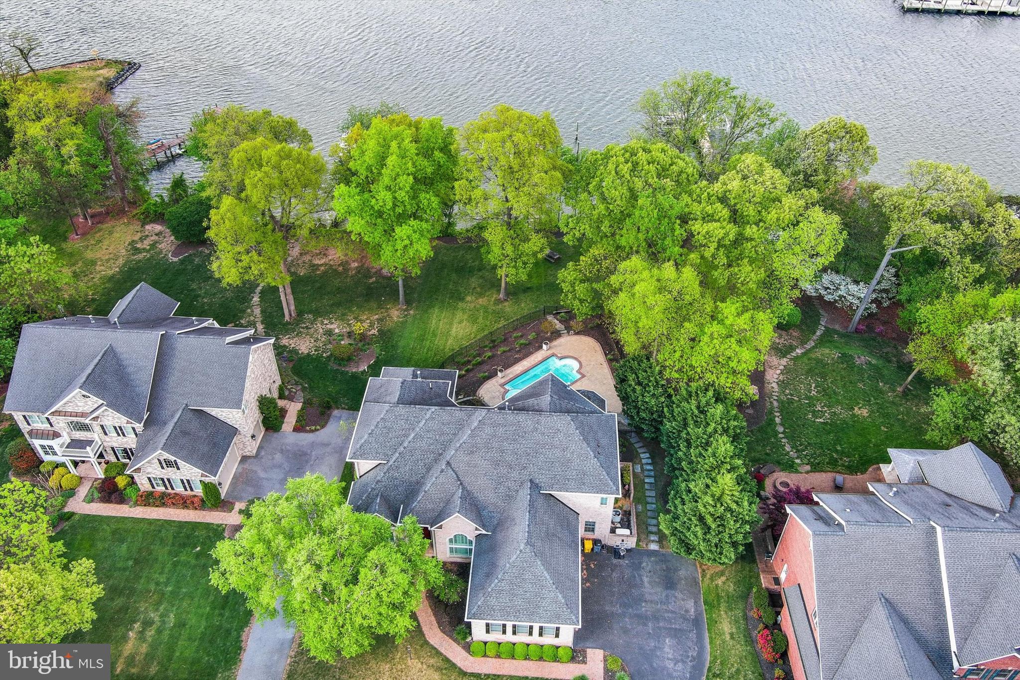 ANNESLEY BY THE BAY - Residential