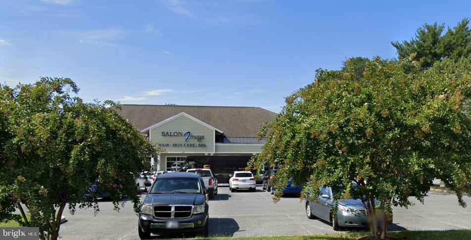 104 W CEDAR LANE 400