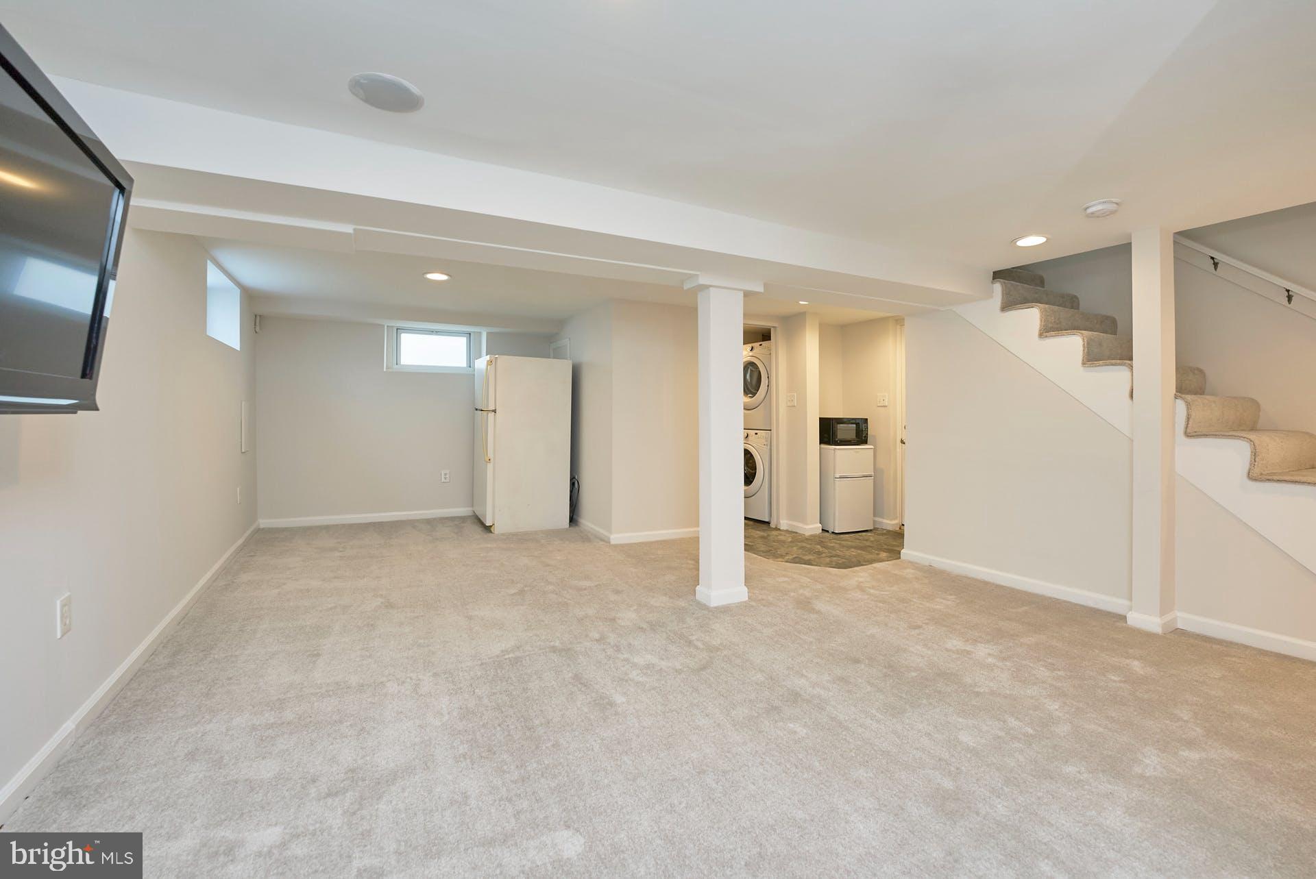 CLARENDON - Residential Lease