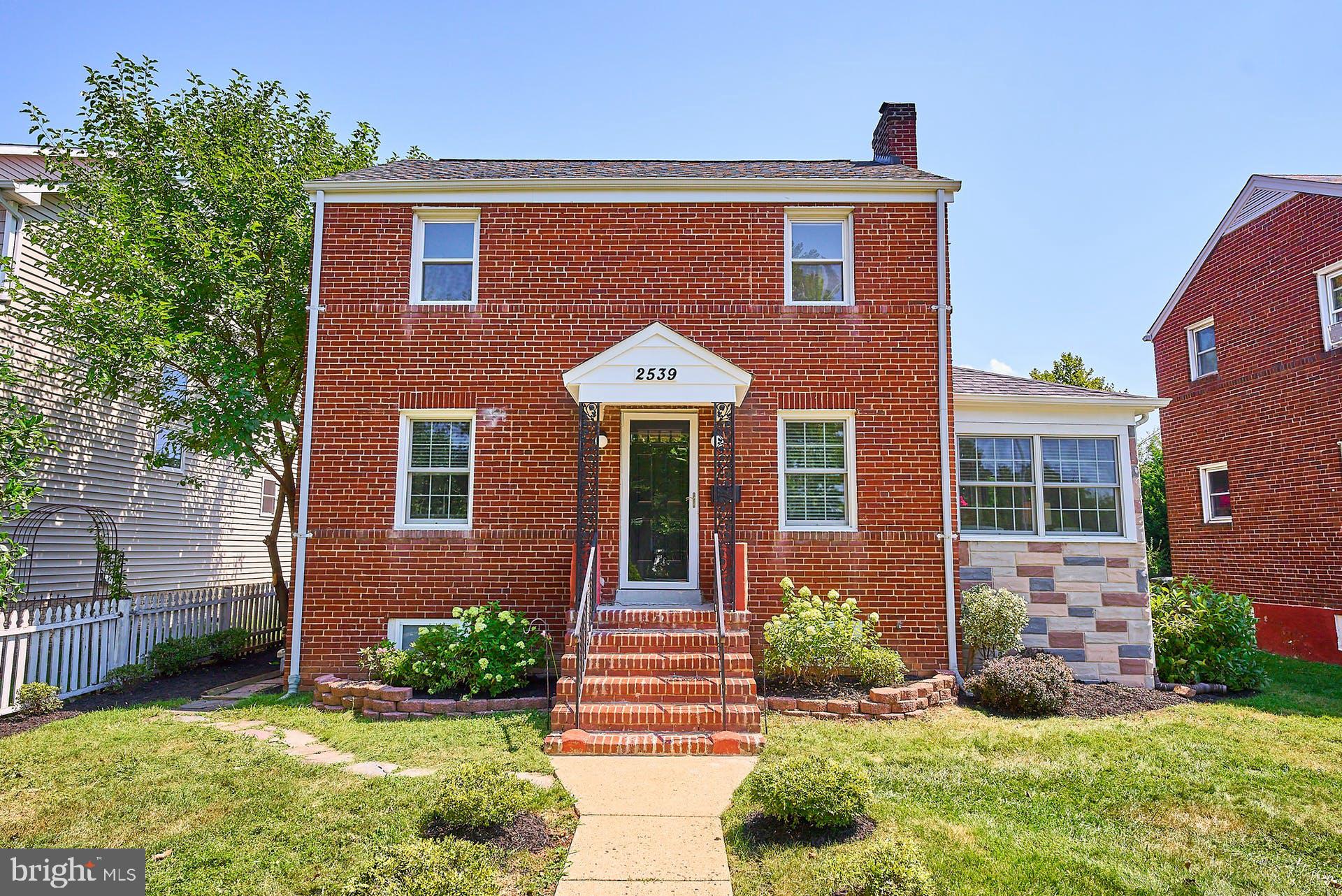 CLARENDON - Residential Lease